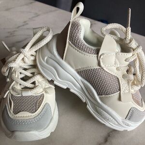 New NW Toddler Sneakers